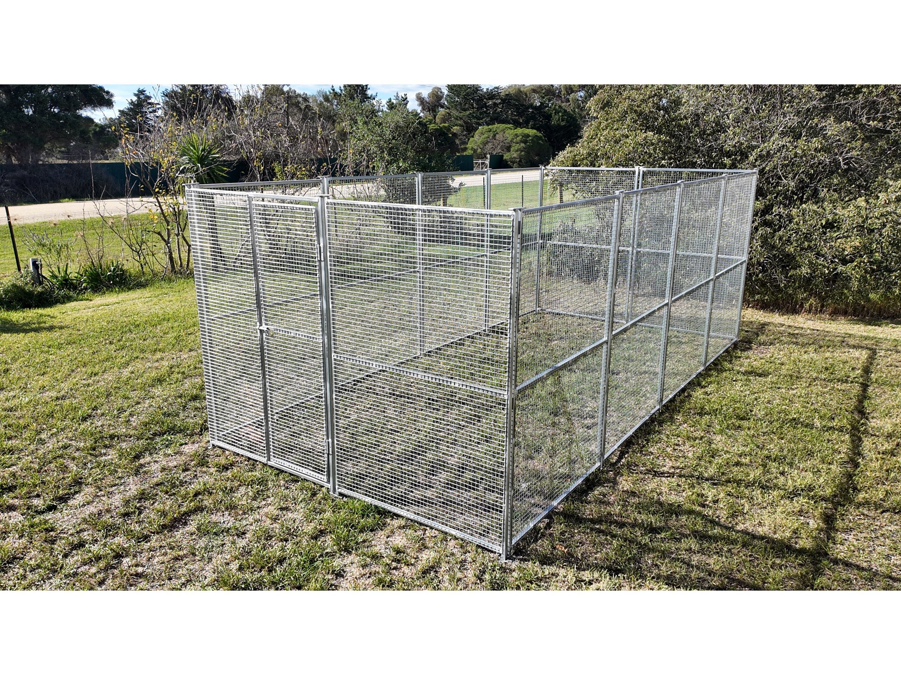 Single Bay 2.5mx5m dog/chicken run with 25mmx25mm mesh