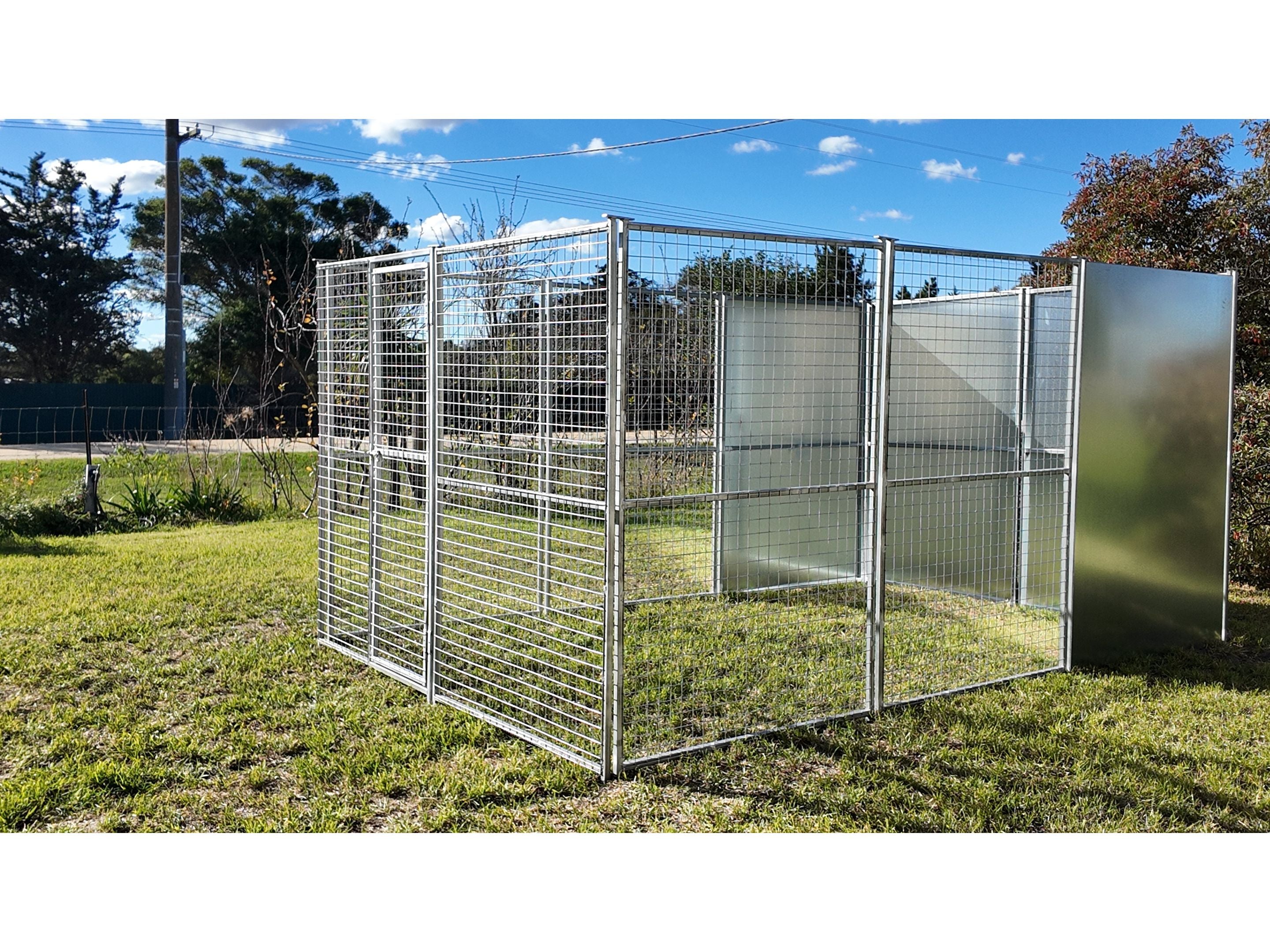 Single Bay 2.5m x 3.75m x 1.85m Dog/Chicken Run with 50mmx50mmx4mm mesh and solid panels