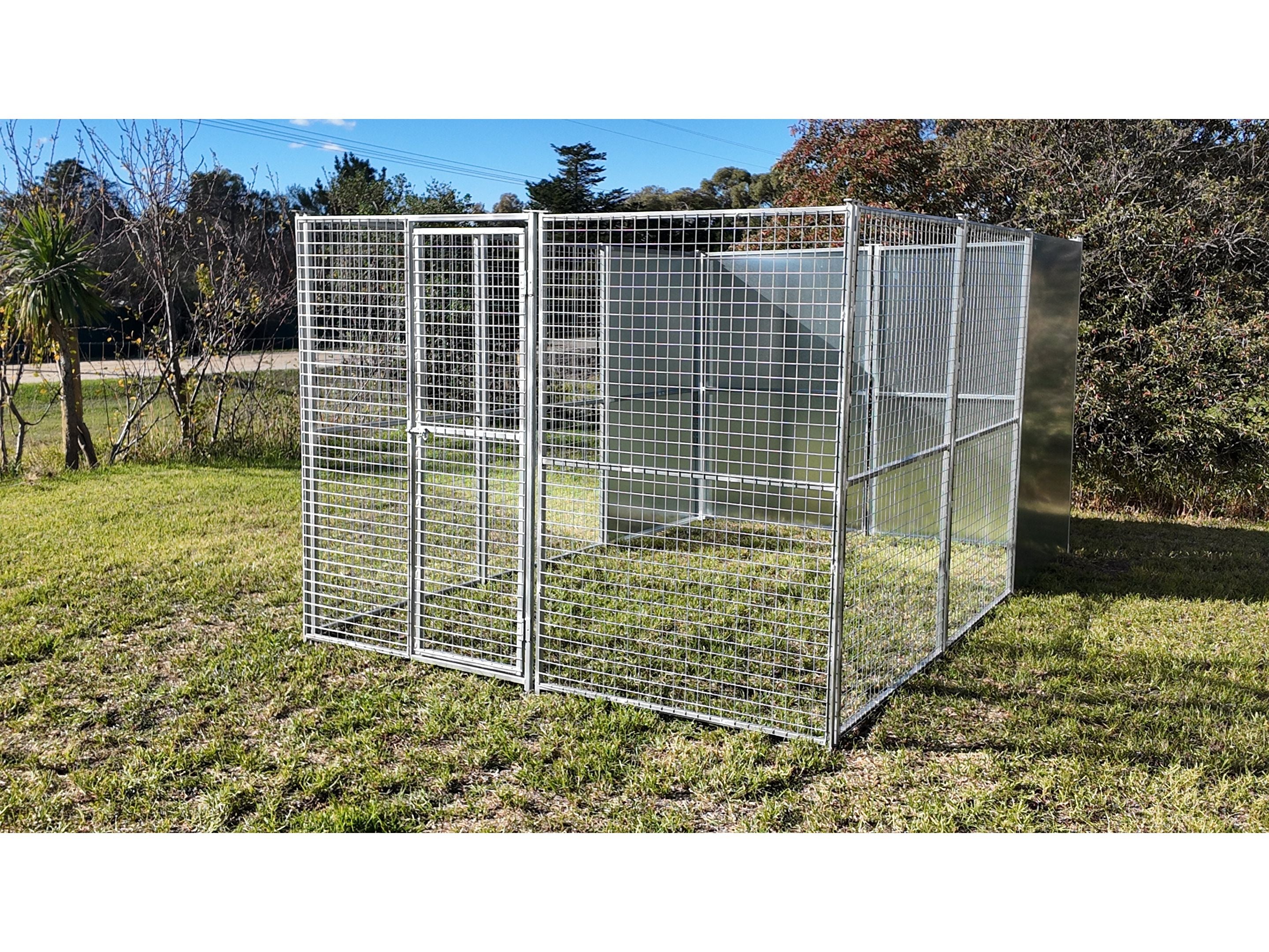 Single Bay 2.5m x 3.75m x 1.85m Dog/Chicken Run with 50mmx50mmx4mm mesh and solid panels