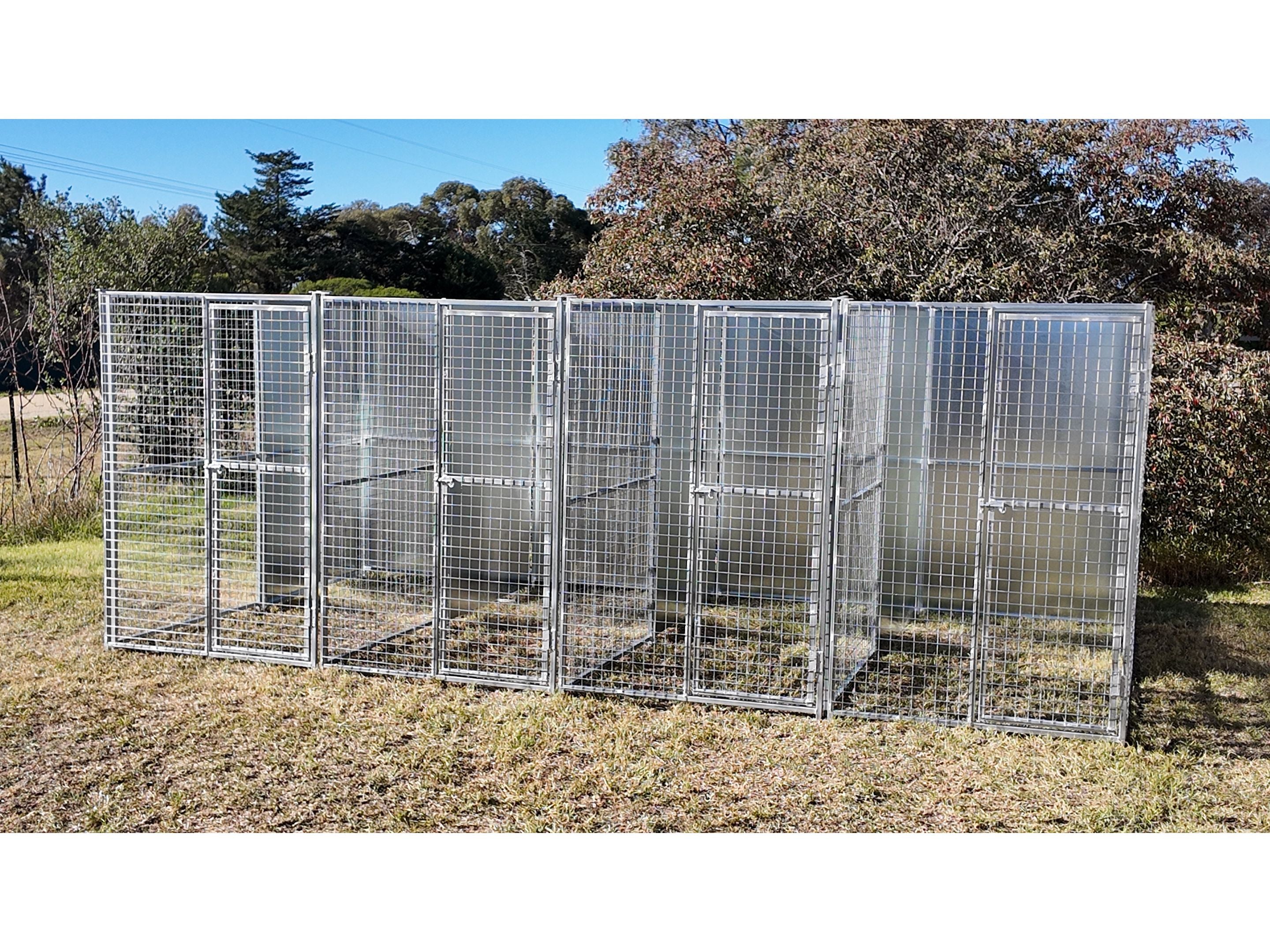 4 Bay 5m x 2.5m x 1.85m dog/chicken run, 50mm x50mm x 3mm mesh panels and solid panels
