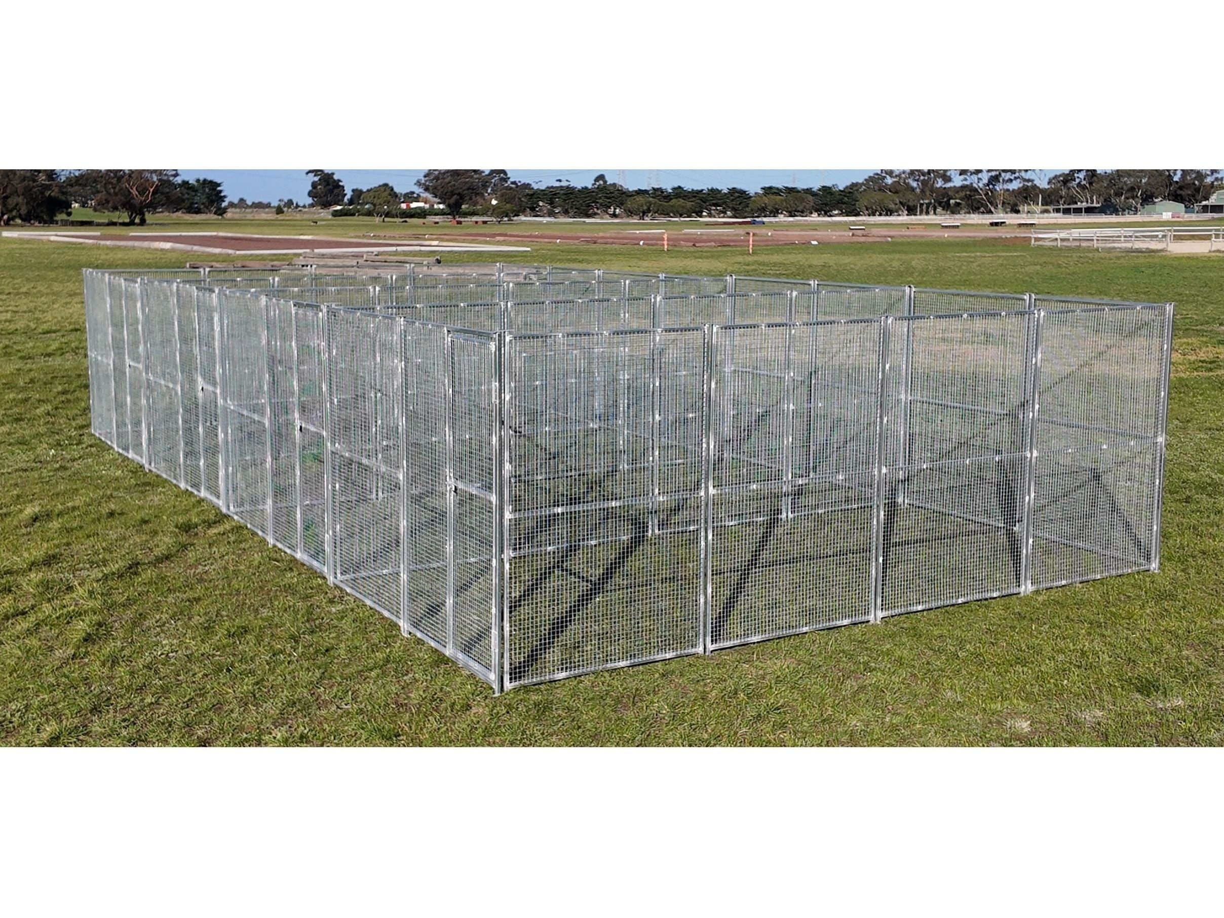 4 Bay 10m x 5m x 1.85m dog/chicken run, 25mm x 25mm square mesh panels