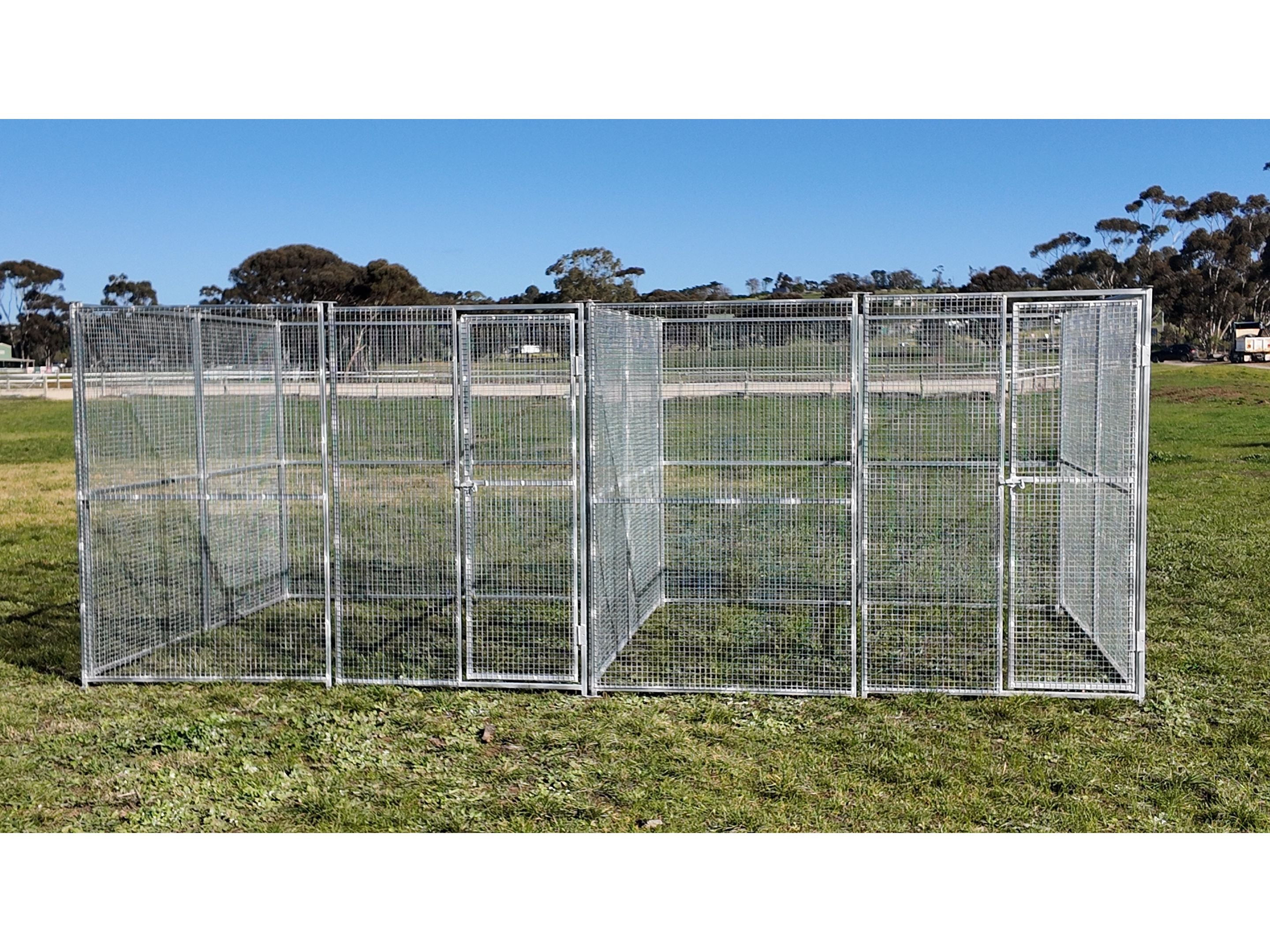 2 Bay 5m x 2.5m x1.85m dog/chicken run with 25mm x 25mm welded wire mesh