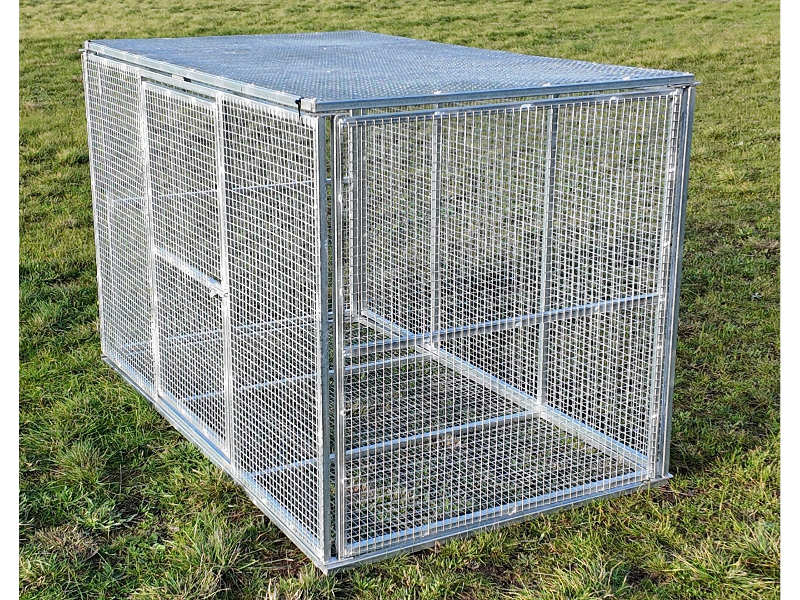 Single Bay 2m x 1.2m x 1.3m enclosure with 25mmx25mm panels, roof, and floor.