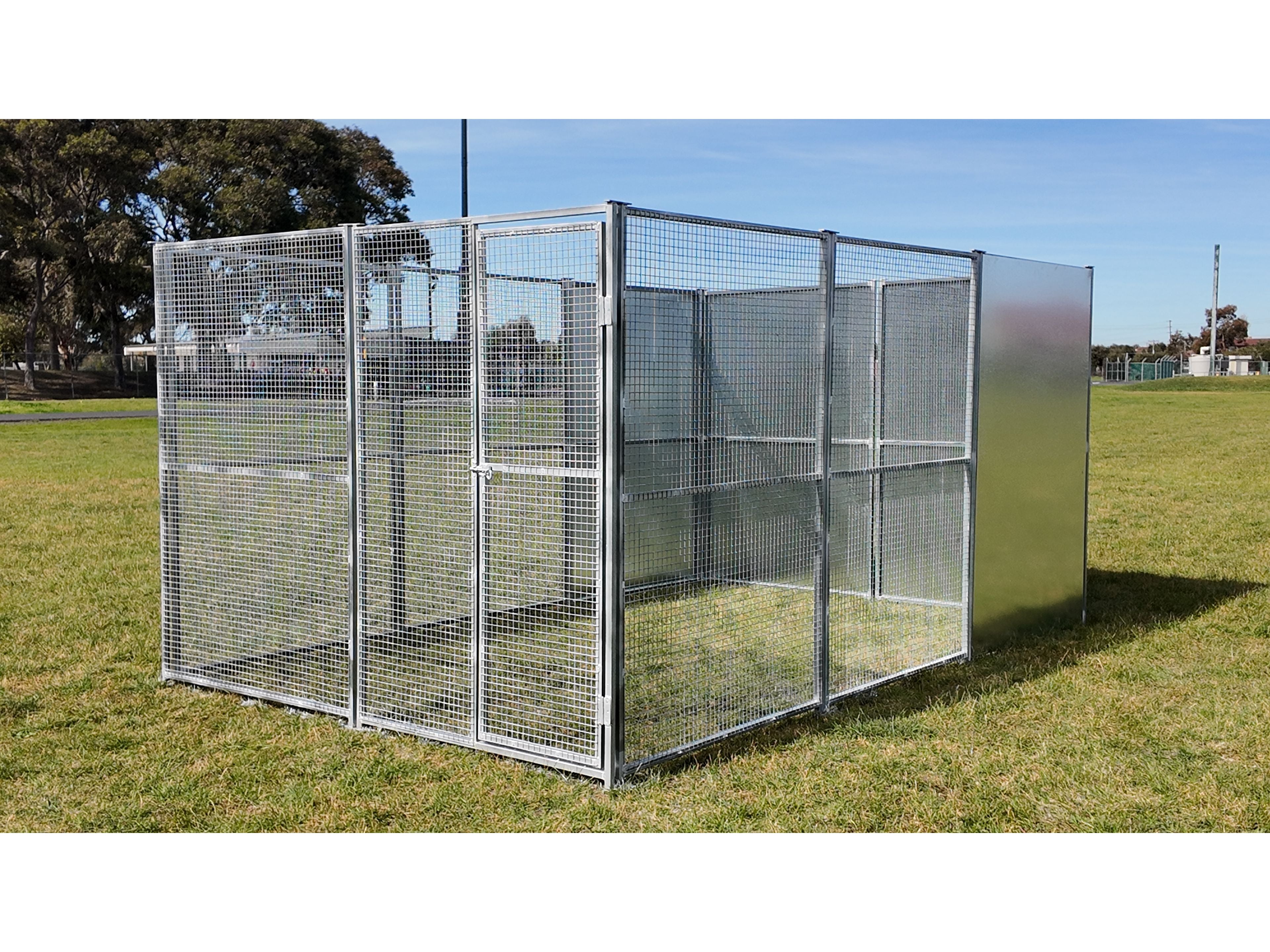 Single Bay 2.5mx3.75mx1.85m Dog/Chicken Run with 25mmx25mm mesh and solid panels